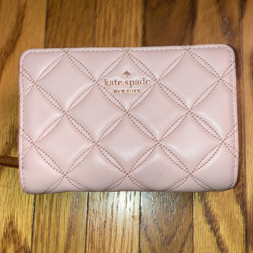 Women’s Kate Spade light pink quilted wallet